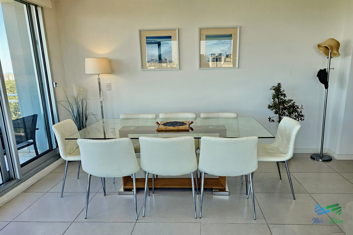 Apartamento ID.5049 - ALQUILER DE INVIERNO, 3 DORMITORIOS SOBRE AV ROOSEVELT, EDIFICIO CON SERVICIOS.