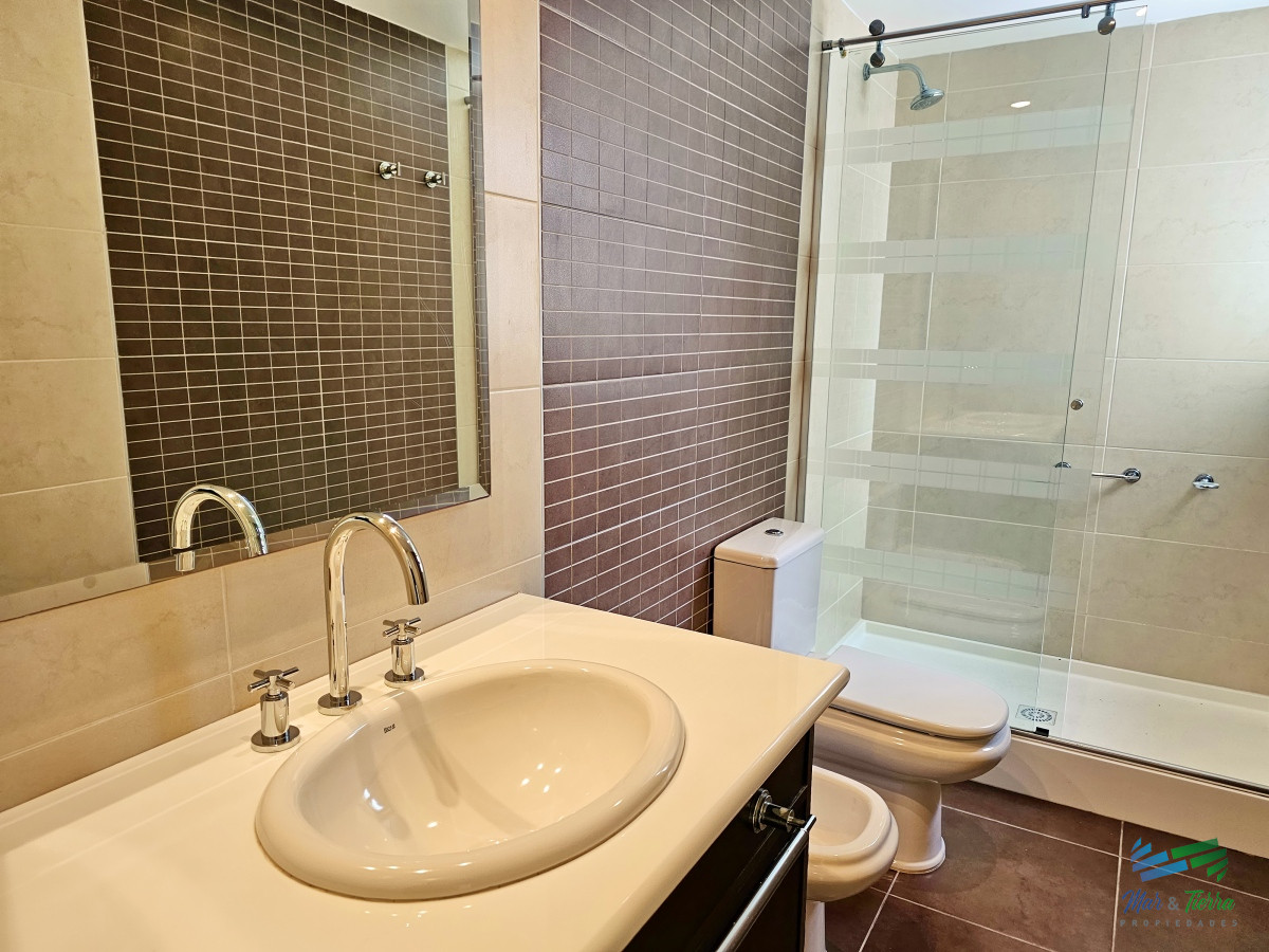 Apartamento ID.628 - Alquiler temporada 2026, frente a la playa, facil acceso, full amenities.