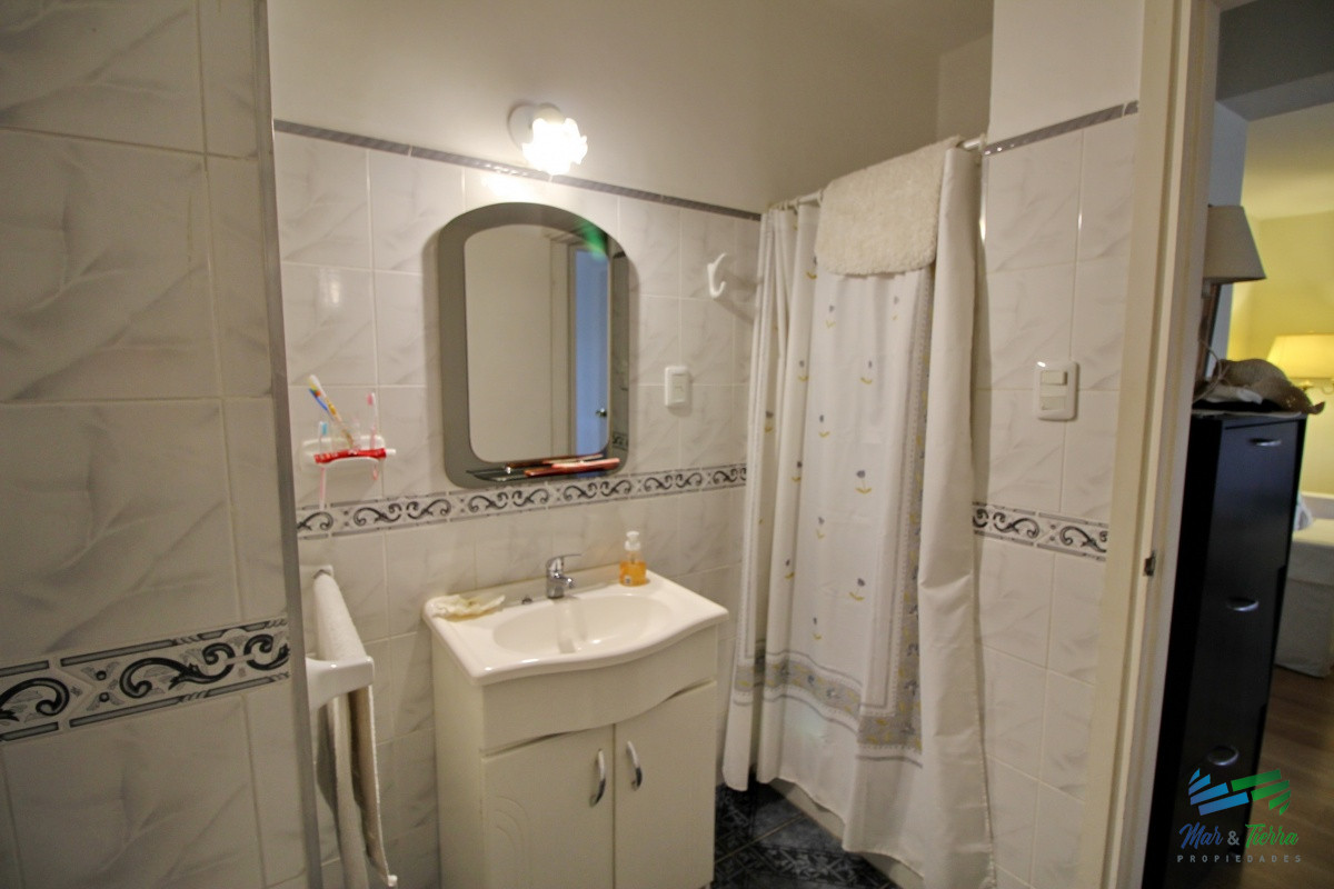 Apartamento ID.1483 - Alquilo apartamento INVERNAL reciclado 1 dormitorio en Punta del Este frente al mar, en playa mansa.