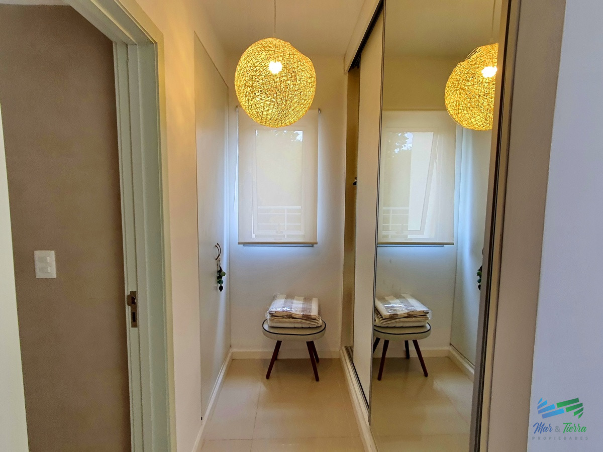 Apartamento ID.4196 - Vendo apartamento 2 dormitorios con gran terraza en Peninsula, zona puerto, Punta del Este