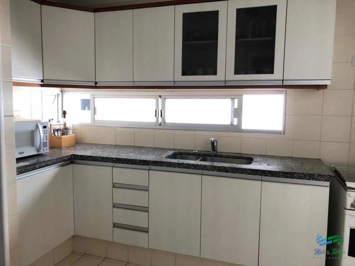 Apartamento ID.2910 - Vendo apartamento 3 dormitorios a metros de la brava, Punta del Este