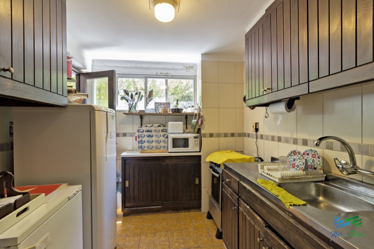 Apartamento ID.2489 - Departamento 3 dormitorios en venta, reciclado, frente al mar, Peninsula, Punta Del Este.