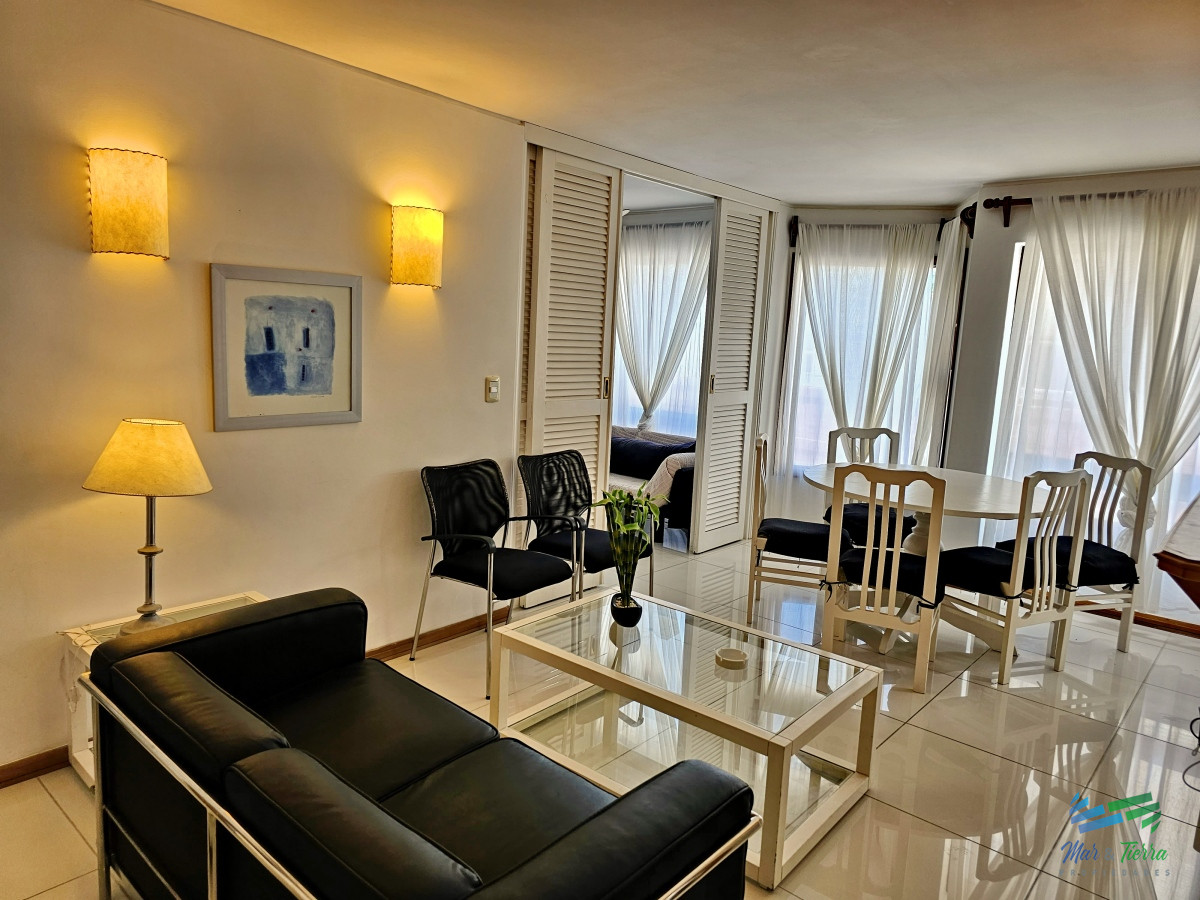 Apartamento ID.4568 - APARTAMENTO EN VENTA Y ALQUILER, PENÍNSULA, GRAN TERRAZA, RECICLADO. 