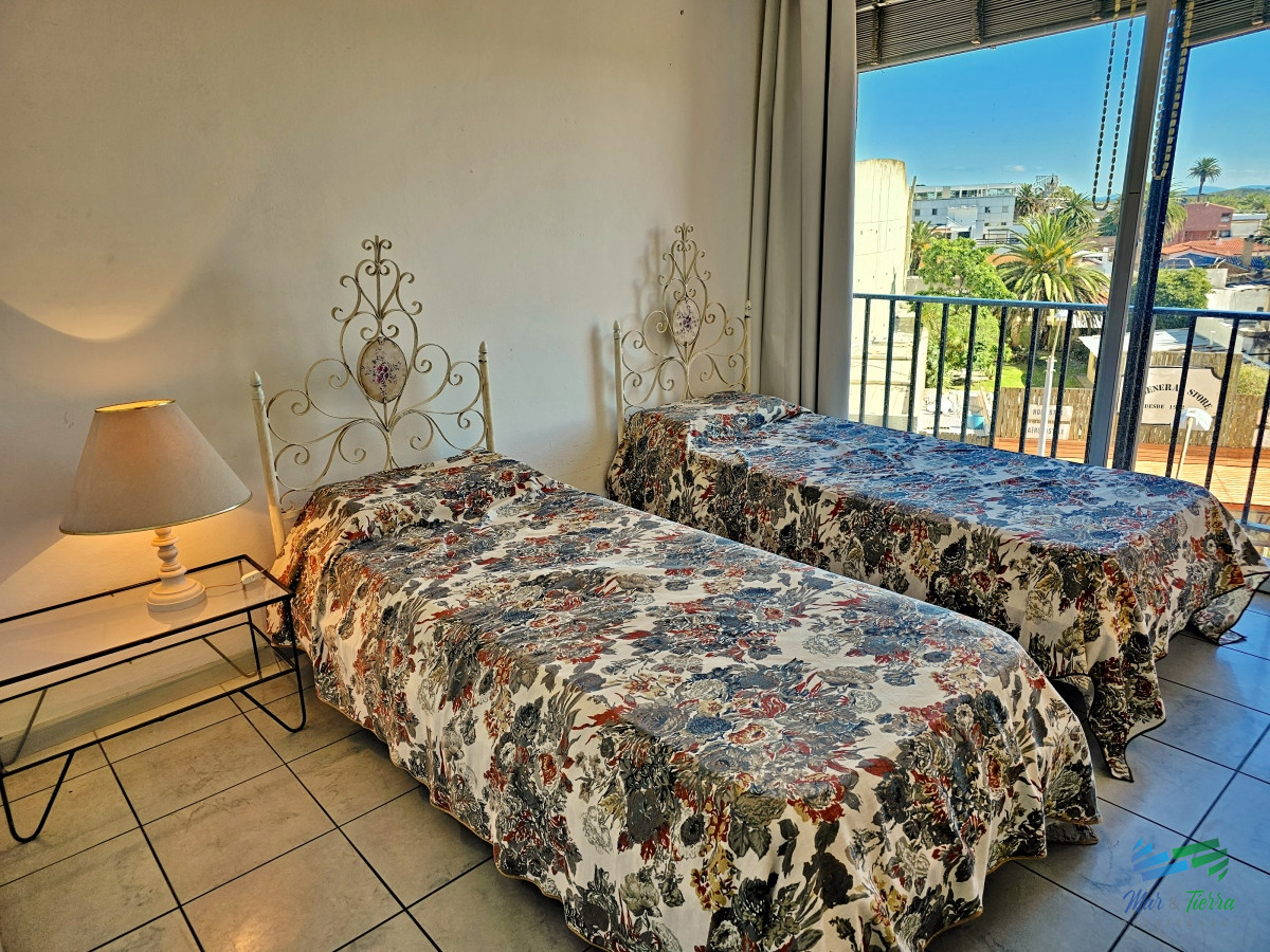 Apartamento ID.4676 - ALQUILER ANUAL DISPONIBLE, PENÍNSULA, DOS DORMITORIOS DOS BAÑOS 