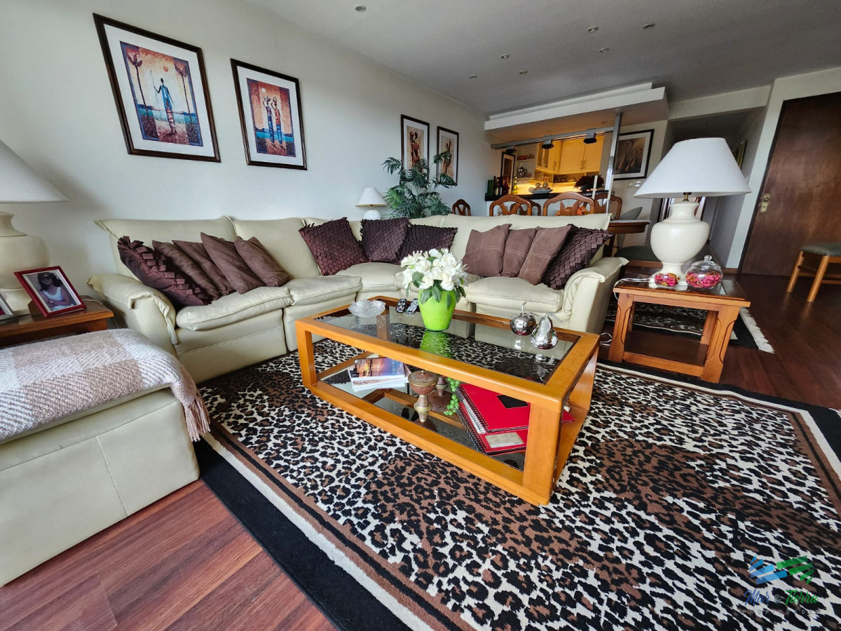 Apartamento ID.150 - Venta de apartamento 3 dormitorios en primera línea sobre playa Mansa