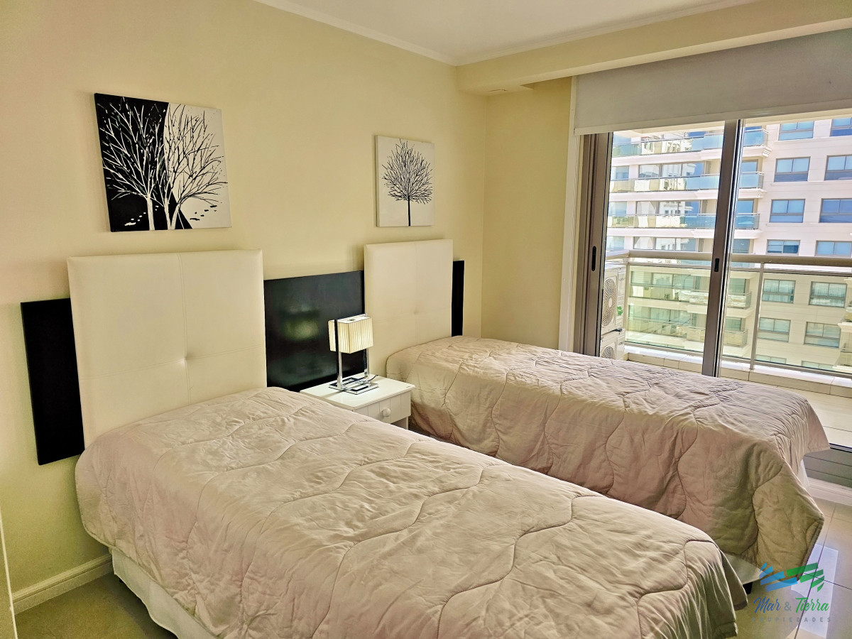Apartamento ID.4427 - Apartamento en alquiler temporada 2026, frente a la playa, full amenities.