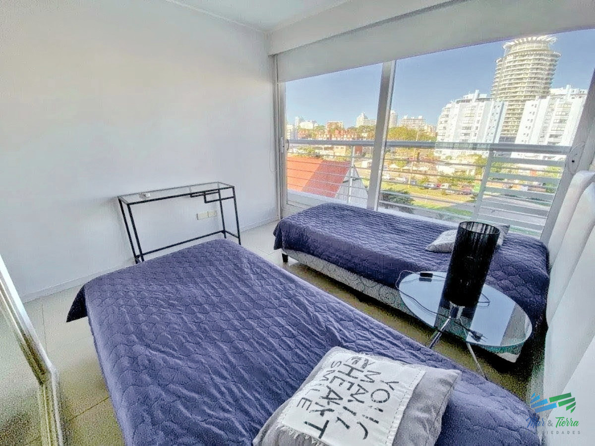 Apartamento ID.5648 - Venta apartamento 3 dormitorios playa Mansa Punta del Este 