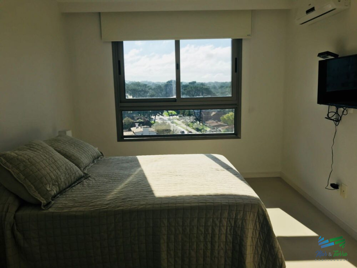 Apartamento ID.2486 - Apartamento de 3 dormitorios en Venta. Ave. Roosevelt, Punta Del Este