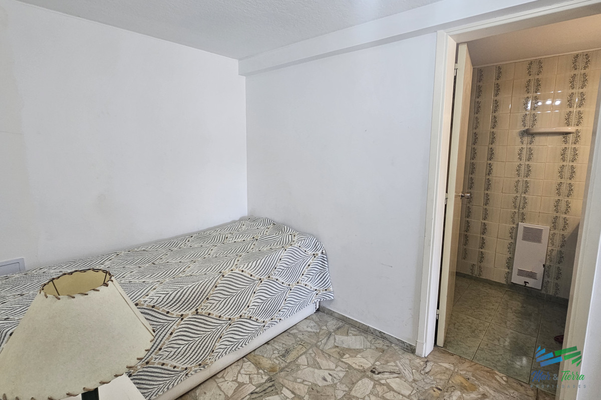 Apartamento ID.142 - Vendo apartamento 2,5 dormitorios en playa mansa, complejo Lincoln Center, Punta del Este.