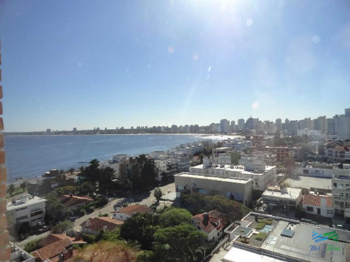 Apartamento ID.2596 - Vendo apartamento 3 dormitorios con vista al puerto en Peninsula, Punta del Este.