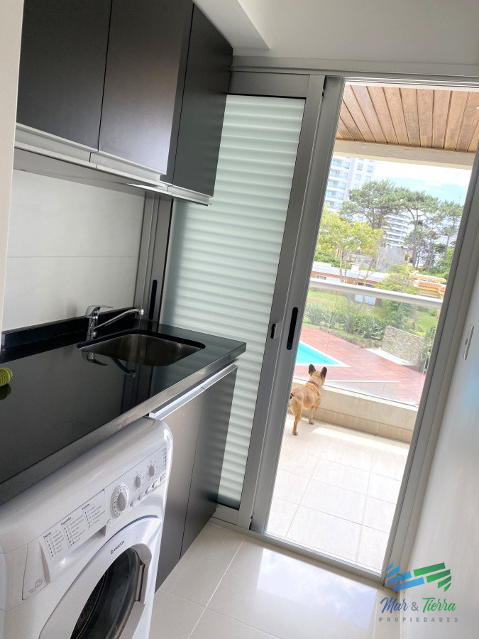 Apartamento ID.3923 - Venta Alquiler apartamento 3 dormitorios 2 baños playa brava punta del este