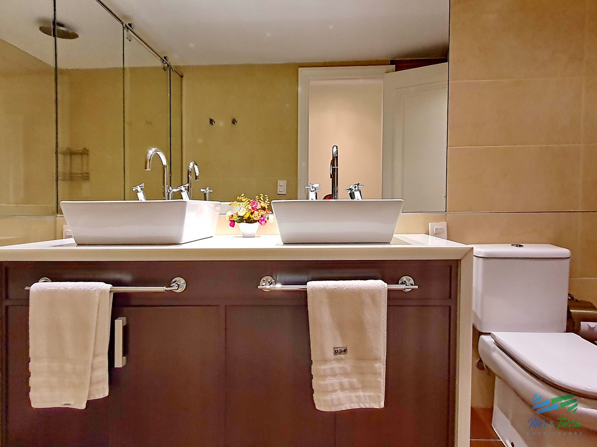 Apartamento ID.3928 - Vendo apartamento 3 dormitorios en Torre Imperiale, primera linea brava, vista al mar, excelentes amenities, Punta del Este.