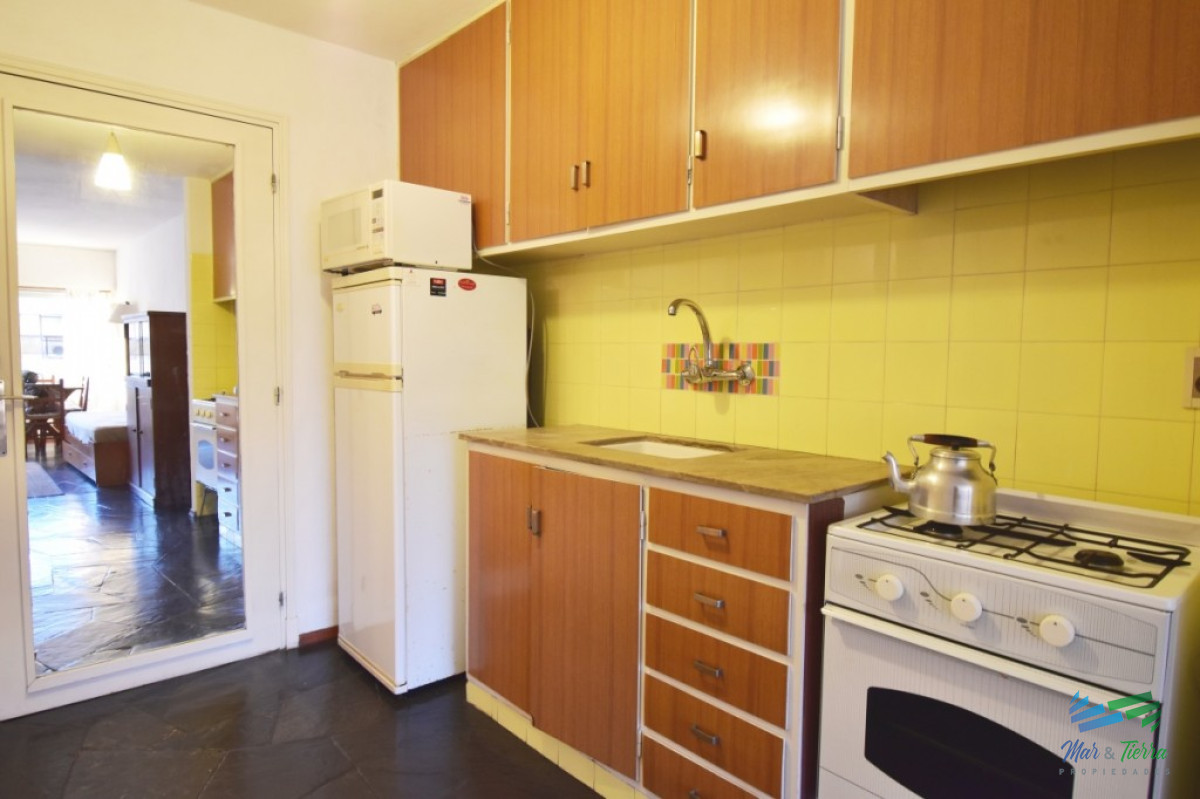 Apartamento ID.727 - Funcional Apartamento en venta Península, Punta del Este 