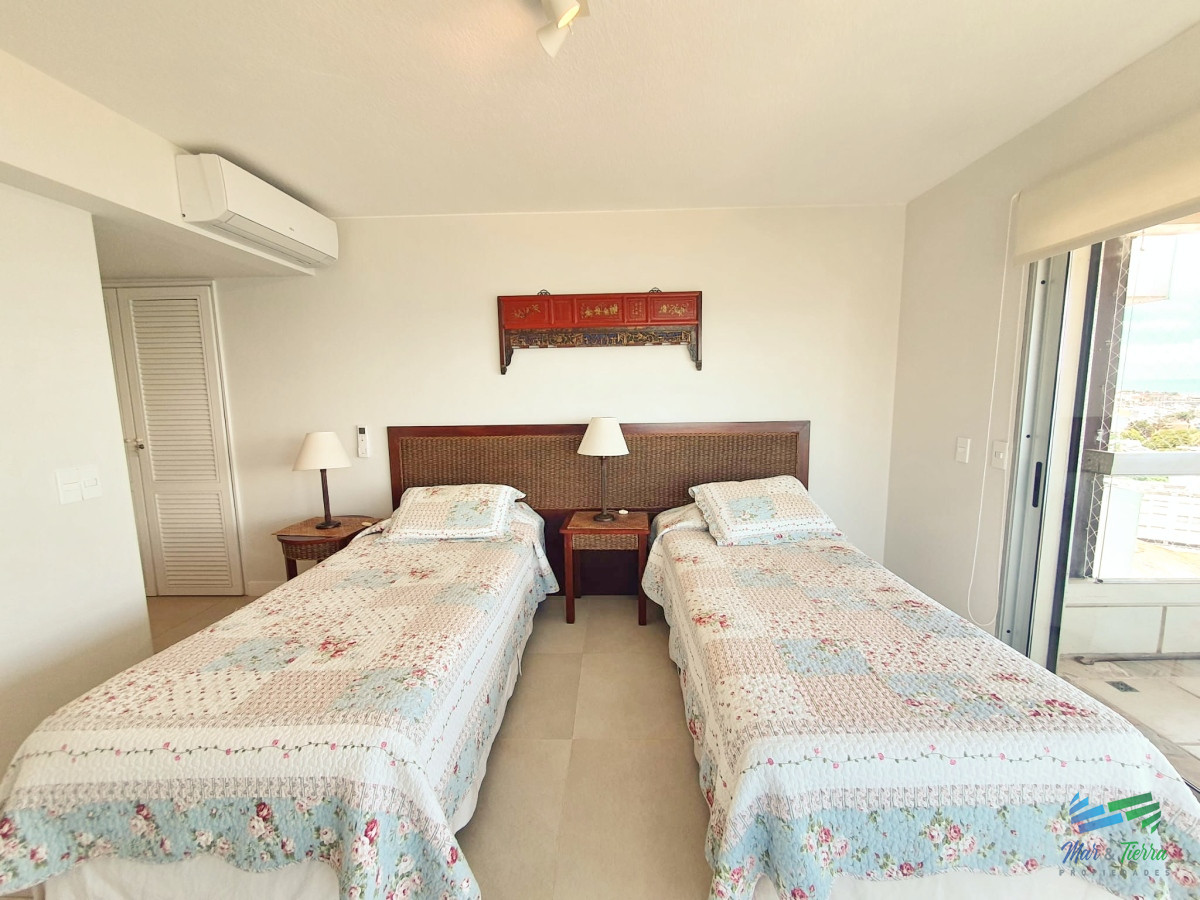 Apartamento ID.4552 - ALQUILO DEPARTAMENTO, 4 DORMITORIOS, LA MEJOR VISTA DE PUNTA DEL ESTE 