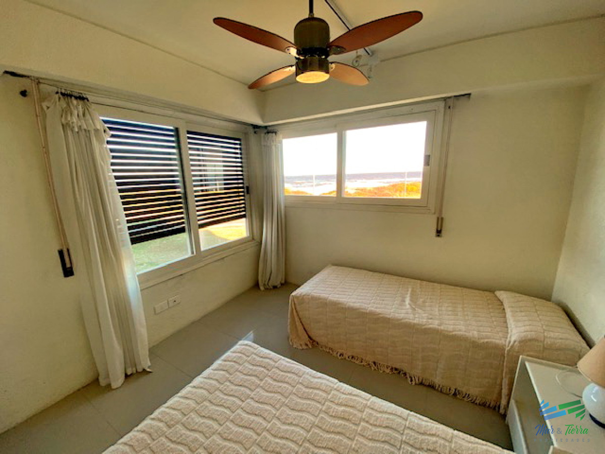 Apartamento ID.3049 - Apartamento de 3 dormitorios con vista al mar ,Punta del Este