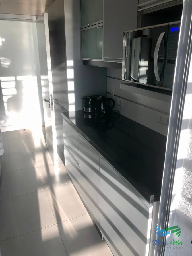 Apartamento ID.3479 - Apartamento de 2 dormitorios con vista al mar ,Punta del Este