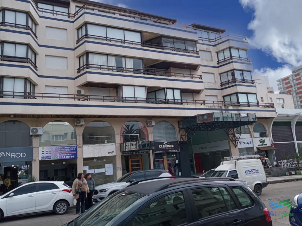 Apartamento ID.5636 - Venta de apartamento 3 dormitorios en península Punta del este 