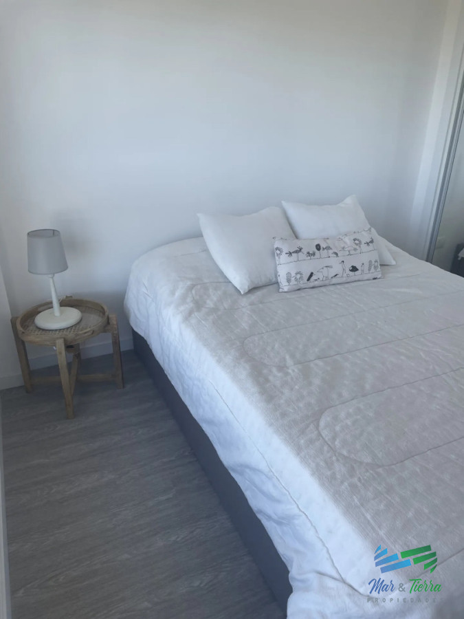 Apartamento ID.5665 - Venta de apartamento un dormitorio sobre Roosevelt con servicios