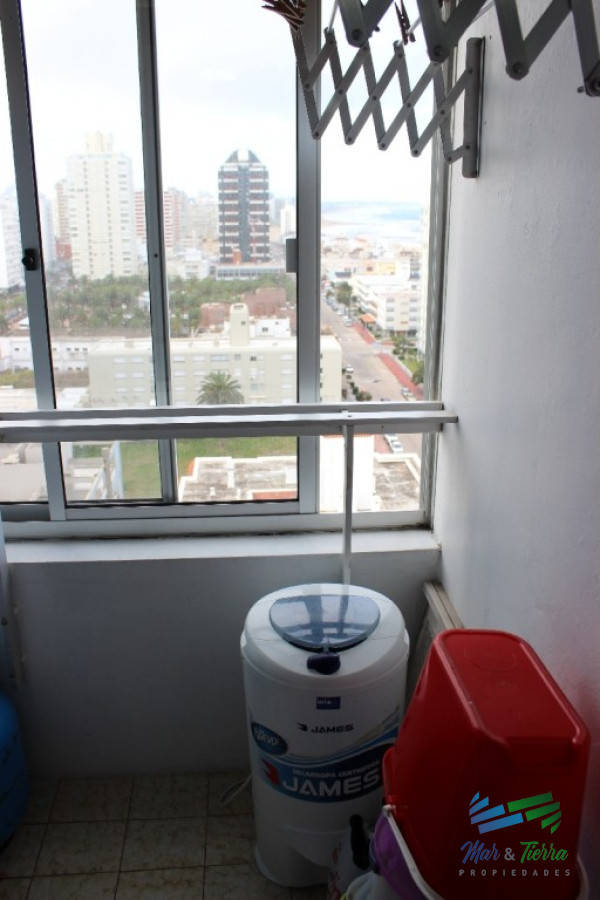 Apartamento ID.2302 - EN VENTA.. PISO ALTO CON VISTA AL PUERTO Y LA BRAVA !! MUY LUMINOSO