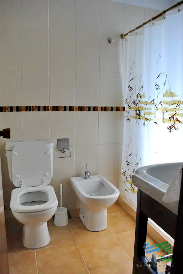 Apartamento ID.2742 - Vendo apartamento 3 dormitorios reciclado en Península, Punta del Este