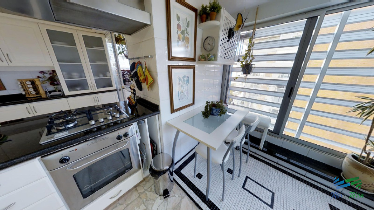 Apartamento ID.2110 - Espectacular planta, reciclada con materiales de primera calidad!!! cuenta 180 m2.