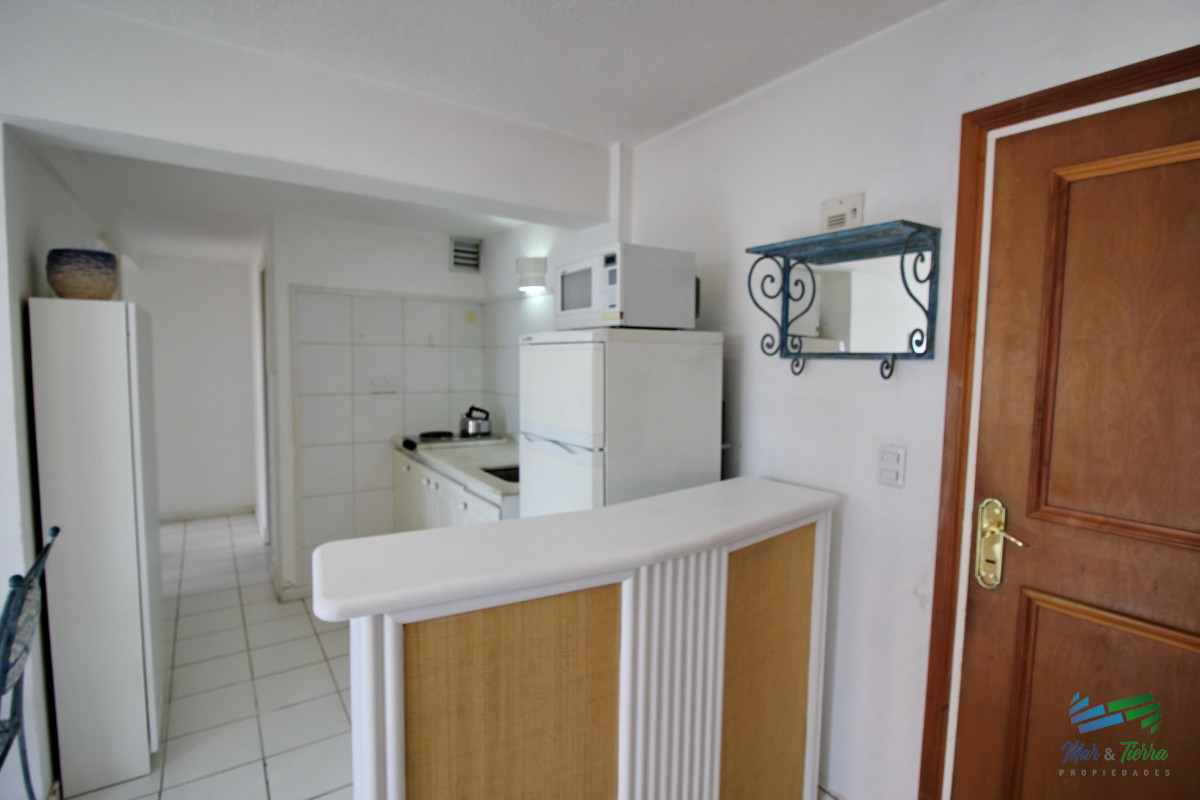 Apartamento ID.15 - Apartamento de 2 dormitorios con piscina en venta y alquiler en Peninsula, Punta del Este.