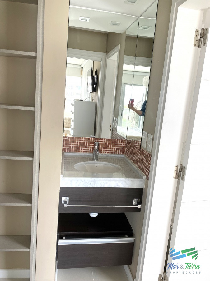 Apartamento ID.3923 - Venta Alquiler apartamento 3 dormitorios 2 baños playa brava punta del este