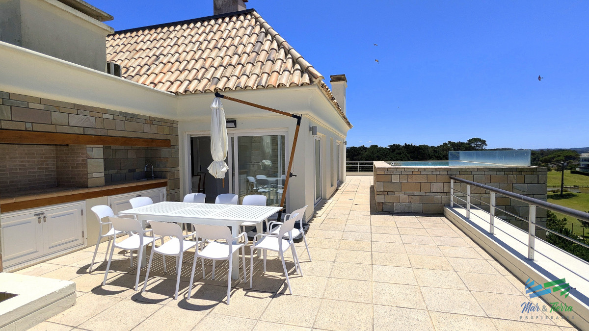Apartamento ID.4211 - Venta de Apartamento 4 DORMITORIOS con vista al mar en VERAMANSA