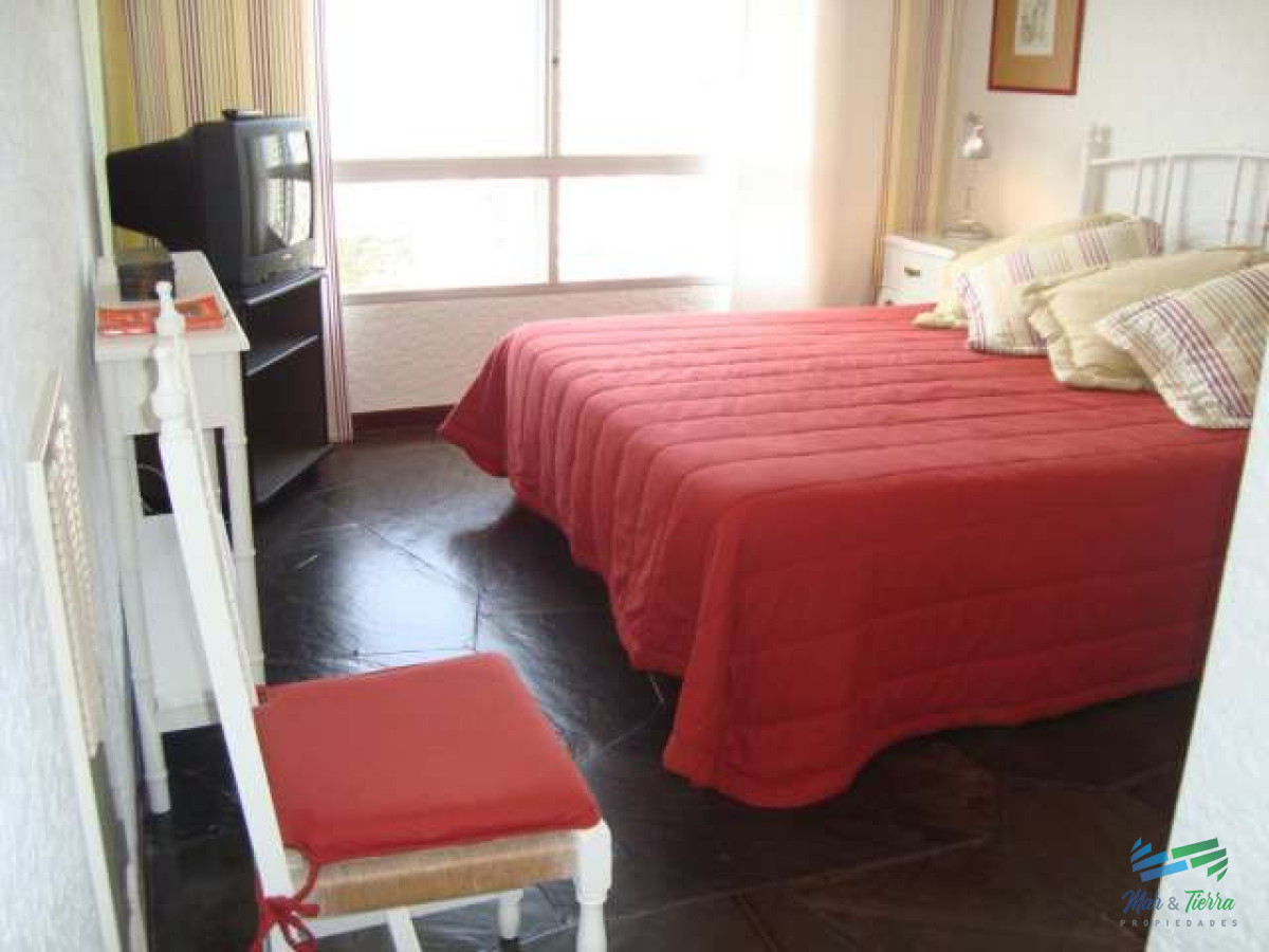 Apartamento ID.2598 - Vendo apartamento 3 dormitorios con vista al Puerto en Peninsula, Punta del Este.