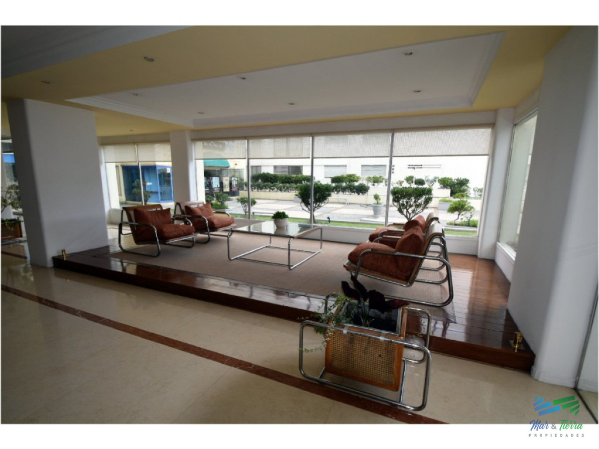 Apartamento ID.2457 - Apartamento de 3 dormitorios con vista al mar ,Punta del Este