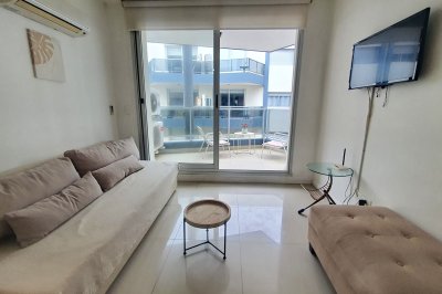 Venta de apartamento 1 dormitorio frente al Puerto Punta del Este