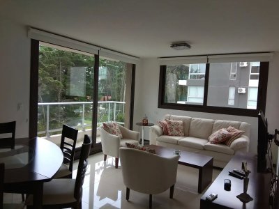Se alquila invernal apartamento 2 dormitorios con servicios en Roosevelt, zona Cantegril, Punta del Este