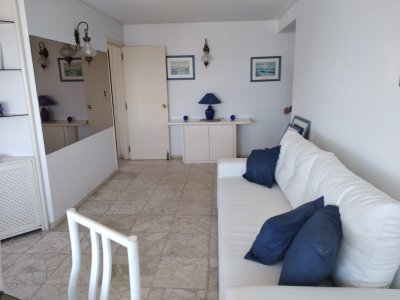 Alquile ya!!! Apartamento en el corazón de la Península, Punta del Este.