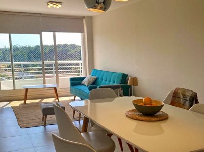 APARTAMENTO EN VENTA, DOS DORMITORIOS, EN TORRE CON SERVICIOS. 
