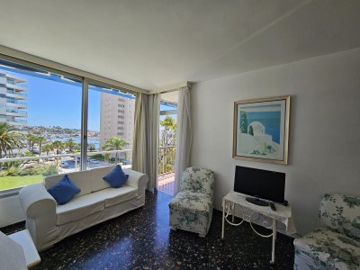 ALQUILER ANUAL DE DOS DORMITORIOS DISPONIBLE PENÍNSULA, PUNTA DEL ESTE 