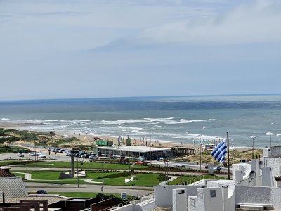 Venta apartamento 1 dormitorio en península de Punta del este a pasos de playa Mansa playa Brava 