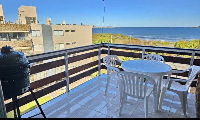 Venta de apartamento 2 dormitorios 2 baños playa Mansa Punta del Este