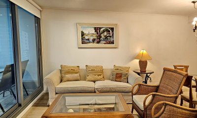 DEPARTAMENTO EN VENTA, PUNTA DEL ESTE, DOS DORMITORIOS DOS BAÑOS. EDIFICIO CON SERVICIOS