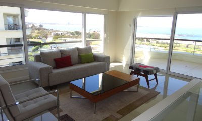 Venta de Apartamento 2 DORMITORIOS en Playa Mansa, Punta del Este