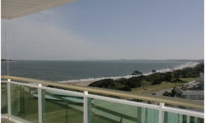 Apartamento de 3 dormitorios con vista al mar ,Punta del Este