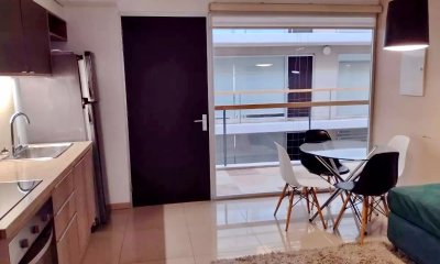 Vendo apartamento a 1 cuadra del puerto, edificio con buenos servicios, Punta del Este