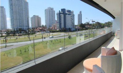 Apartamento de 3 dormitorios con excelente vista ,Punta del Este