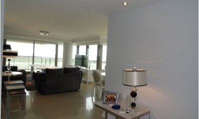 Apartamento en Brava, 3 dormitorios *