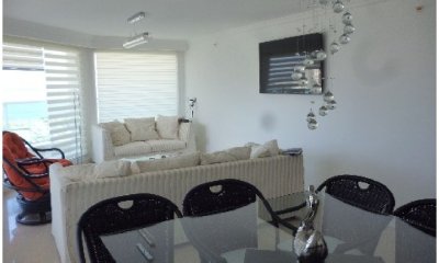 Apartamento en alquiler en Punta del Este, zona Conrad.