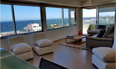 Vendo apartamento 2 dormitorios totalmente reciclado, edificio con servicios en Peninsula, Punta del Este