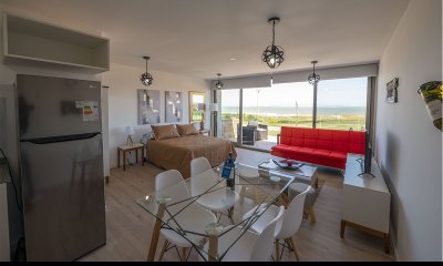 Venta de Studio en Punta Ballena frente a la playa Mansa