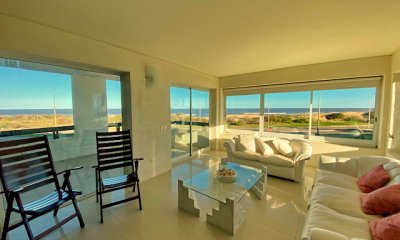 Apartamento de 3 dormitorios con vista al mar ,Punta del Este