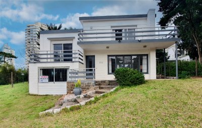 Vendo casa 4 dormitorios en zona Shopping, Lugano, Punta del Este