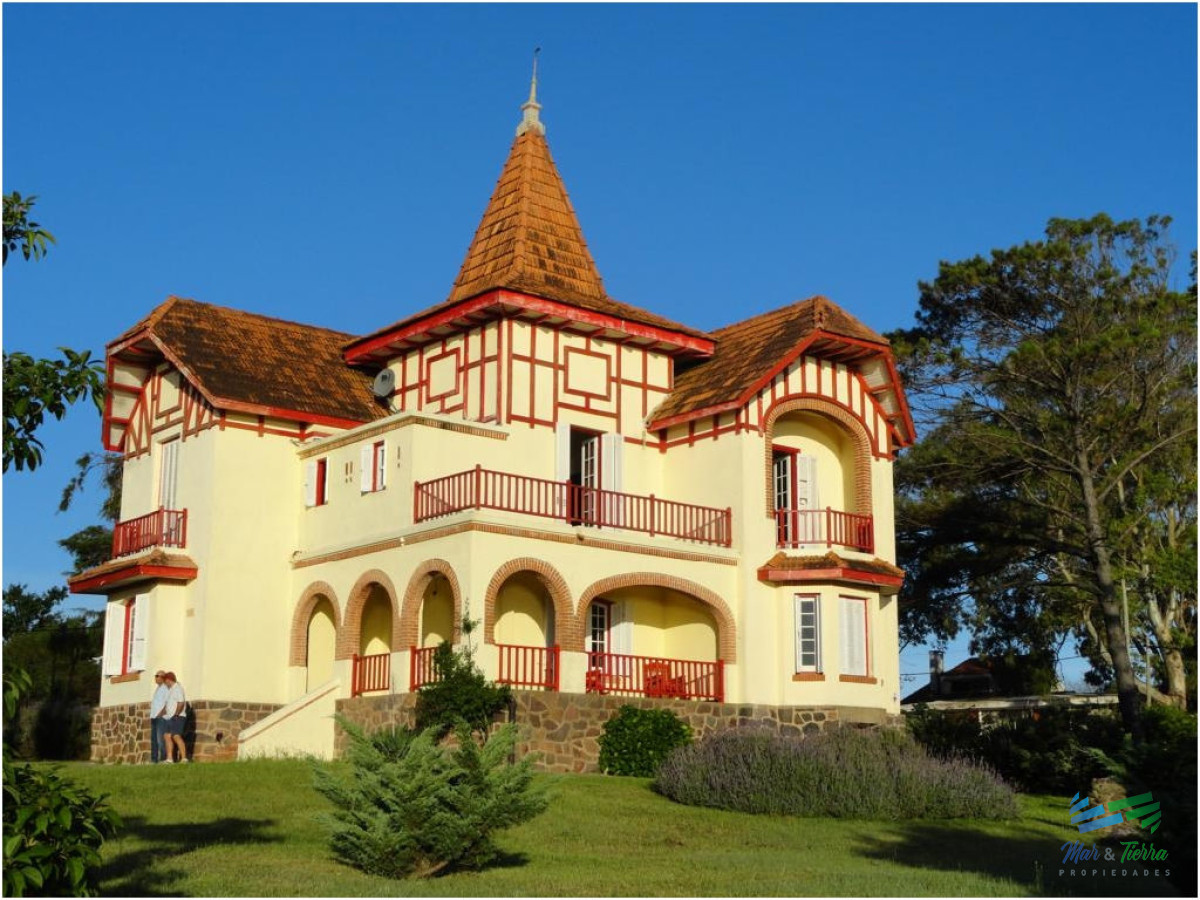 Playa Hermosa - GoPunta - Portal Inmobiliario de Punta del Este - Maldonado