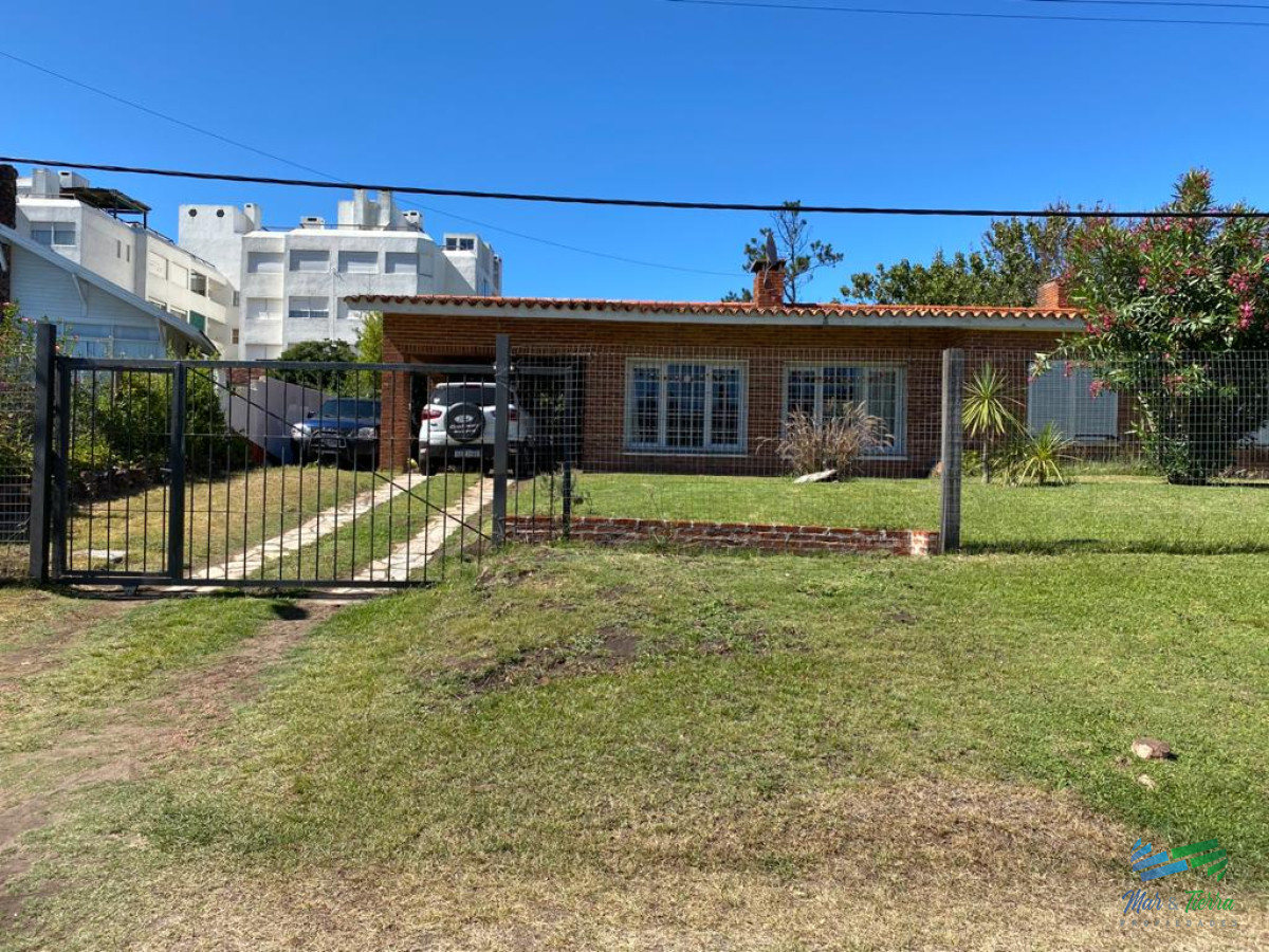 Casa ID.3264 - En venta.. casa en uno de los barrios más lindos para vivir todo el año.. a 100 ms del mar.